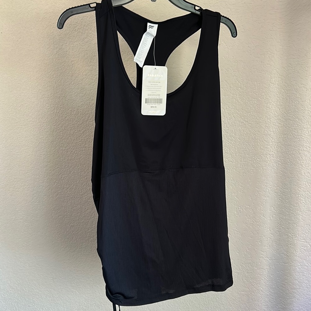 Fabletics Cashel curved tank. Black. Size 1X
